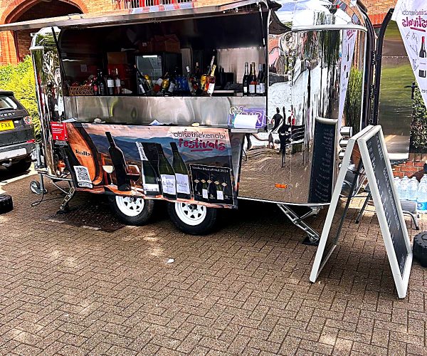 airstream-full-side